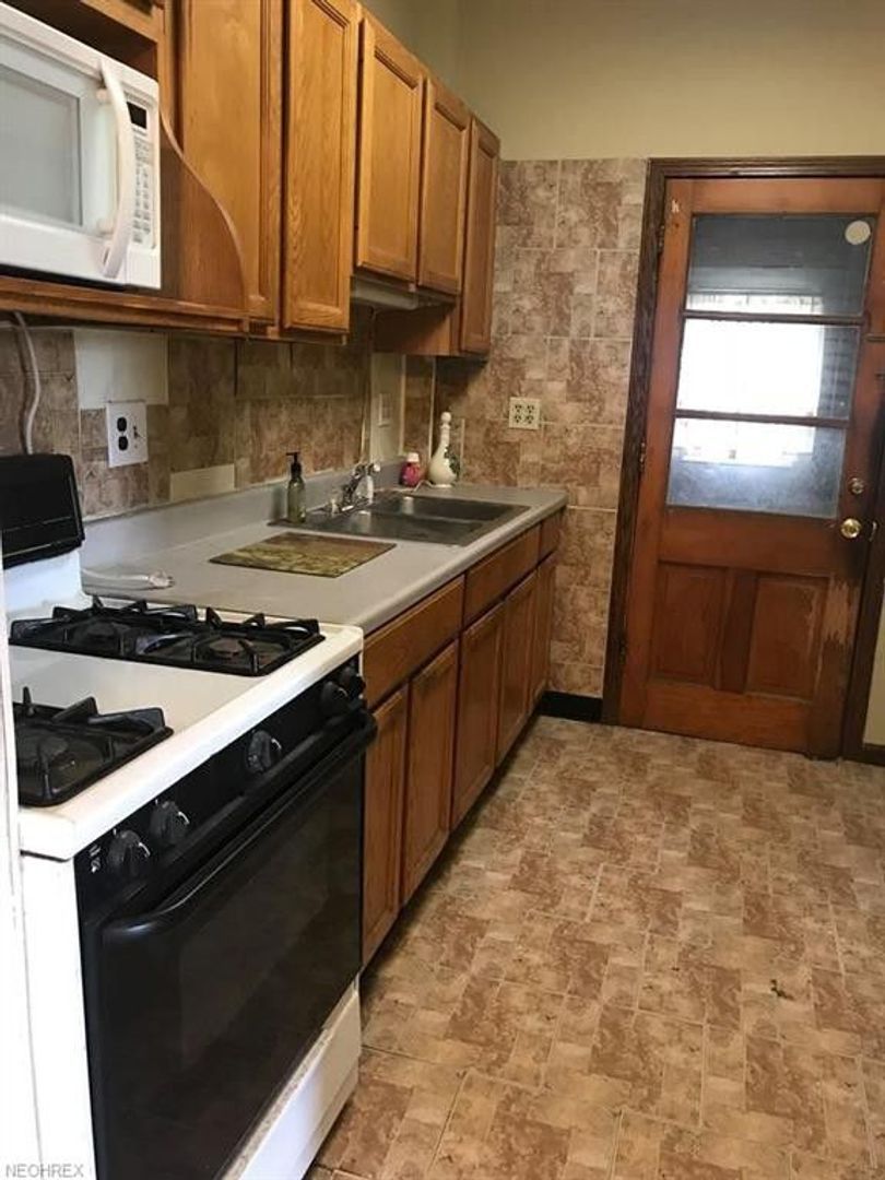 1724 Harmont Ave NE – photo 2