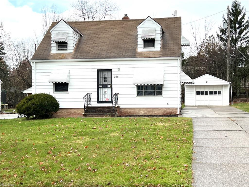 295 Grand Blvd – photo 1
