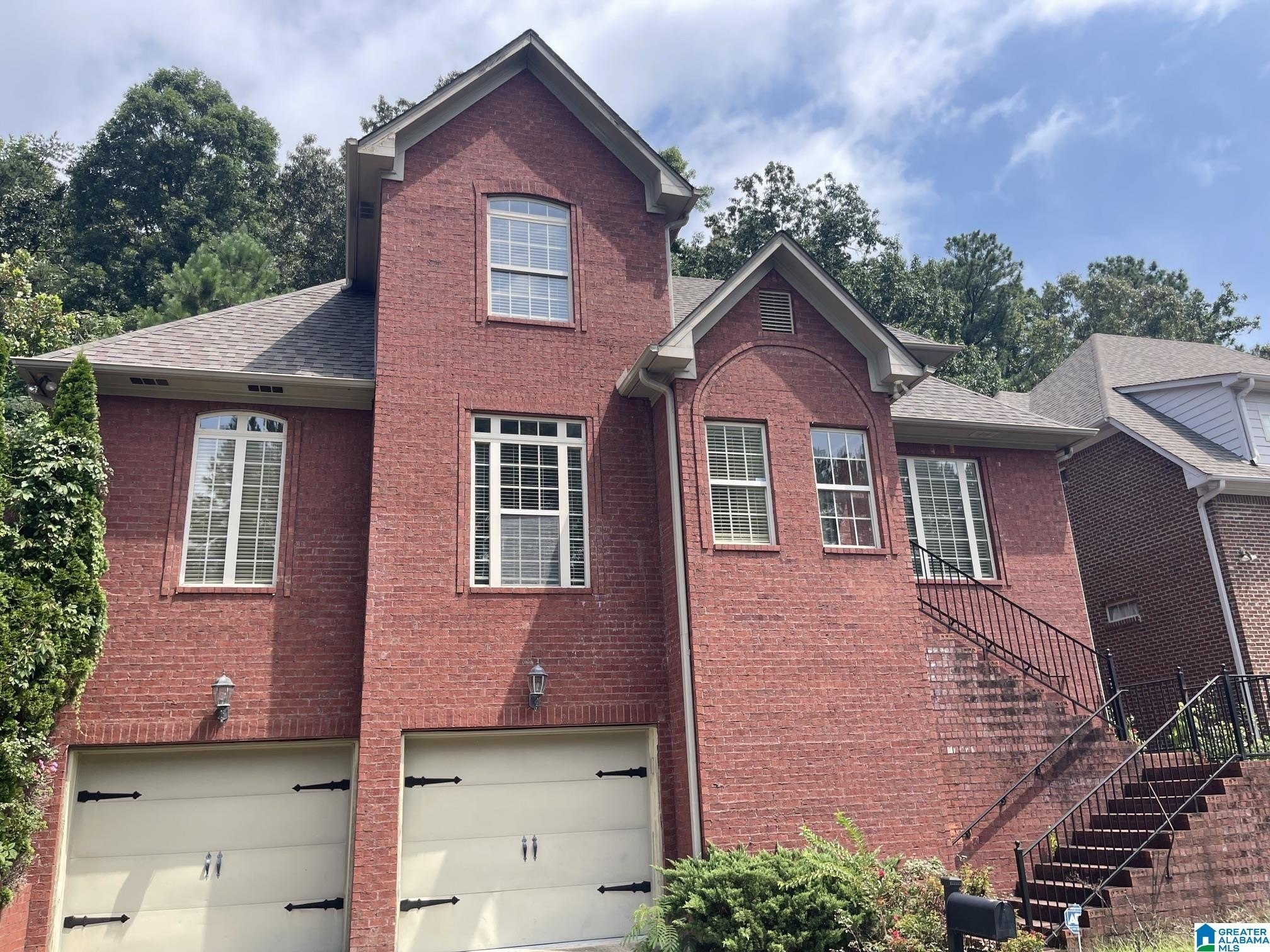 208 Castlehill Dr – photo 1