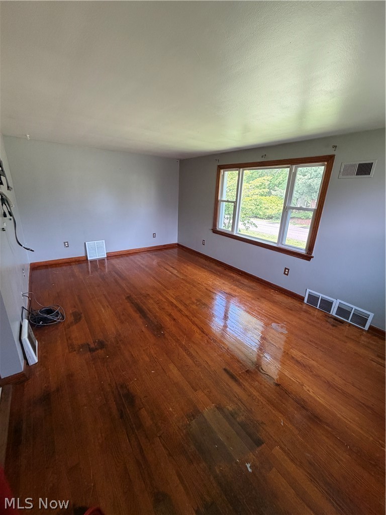 994 Lincoln Ave SE – photo 2