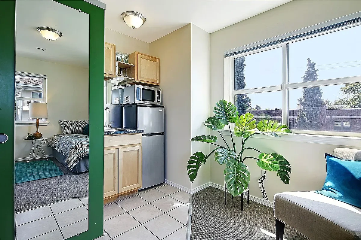 Fiora Efficiency Studios and Lofts – photo 2
