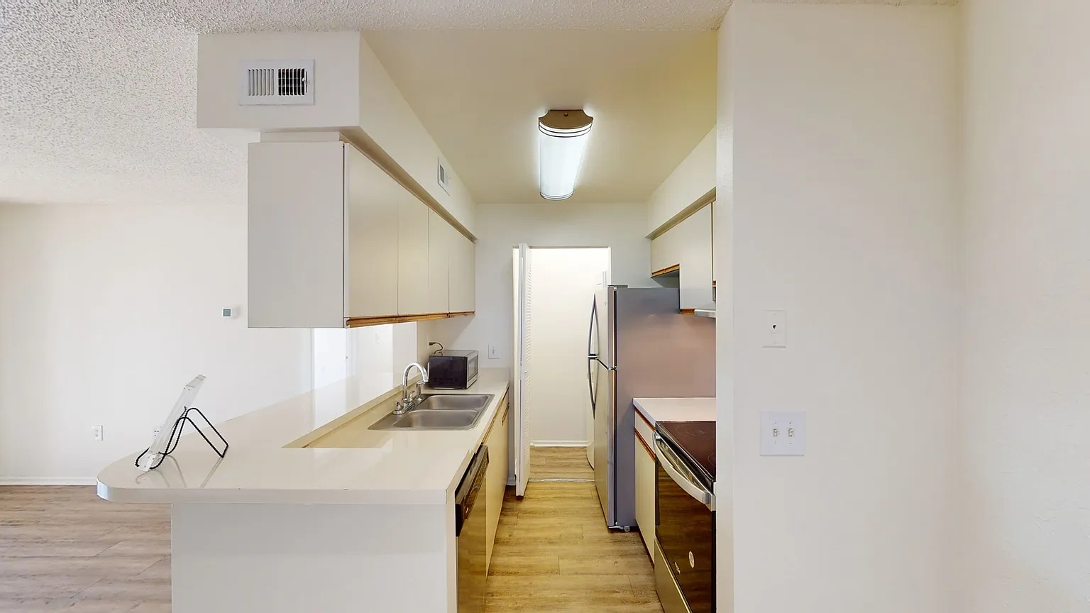1 Bedroom Apartments in Downtown – photo 4