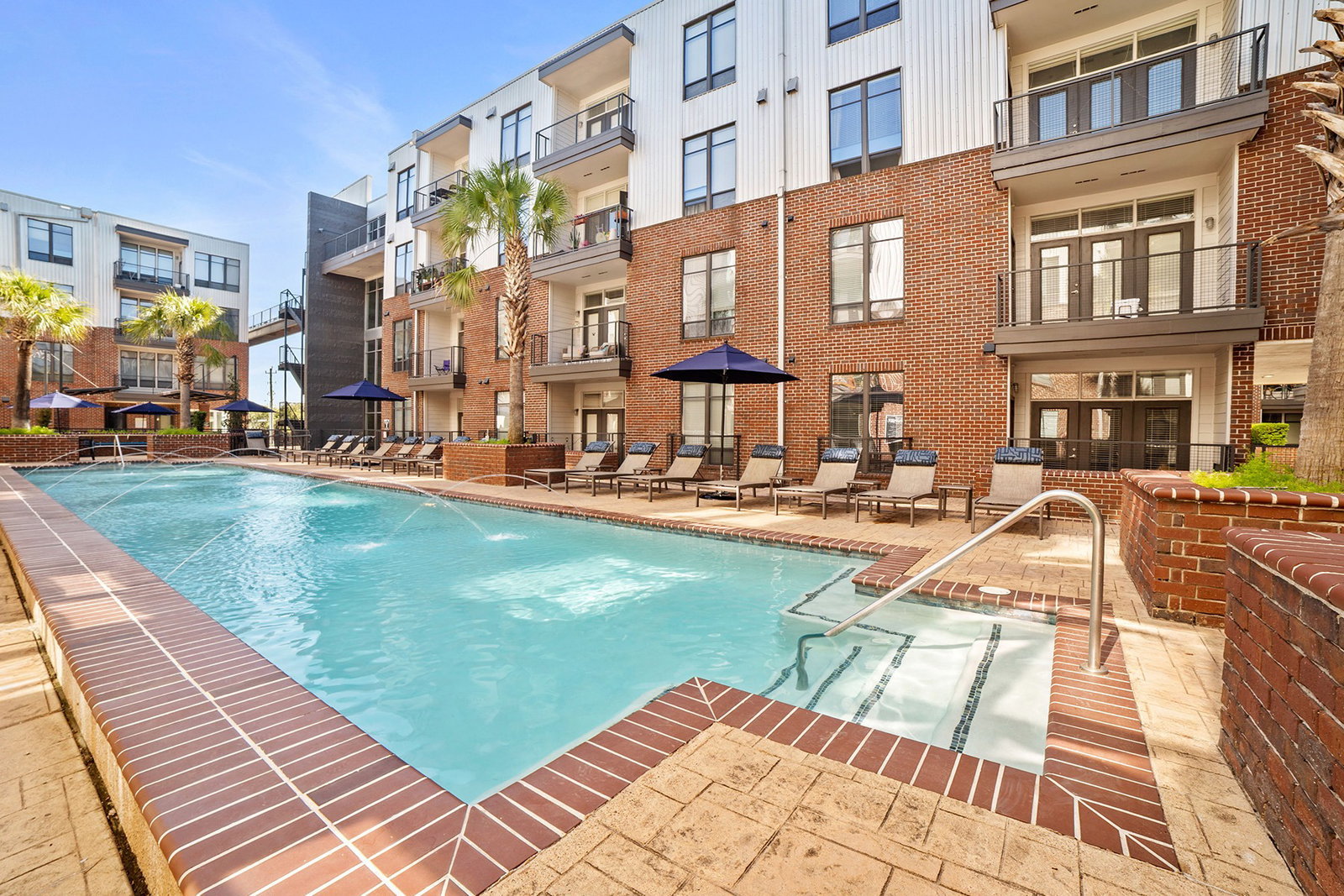2125 Yale St – photo 2