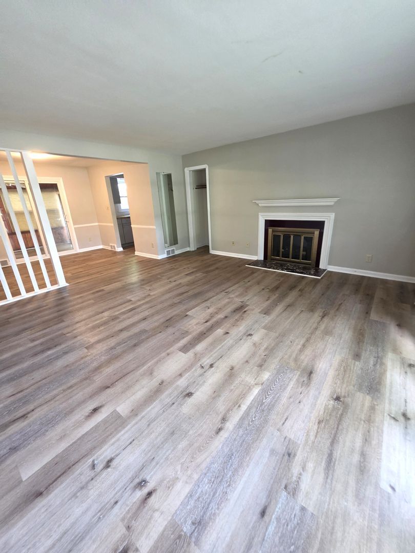 22966 Mastick Rd – photo 5