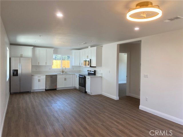 223 7th St – photo 1