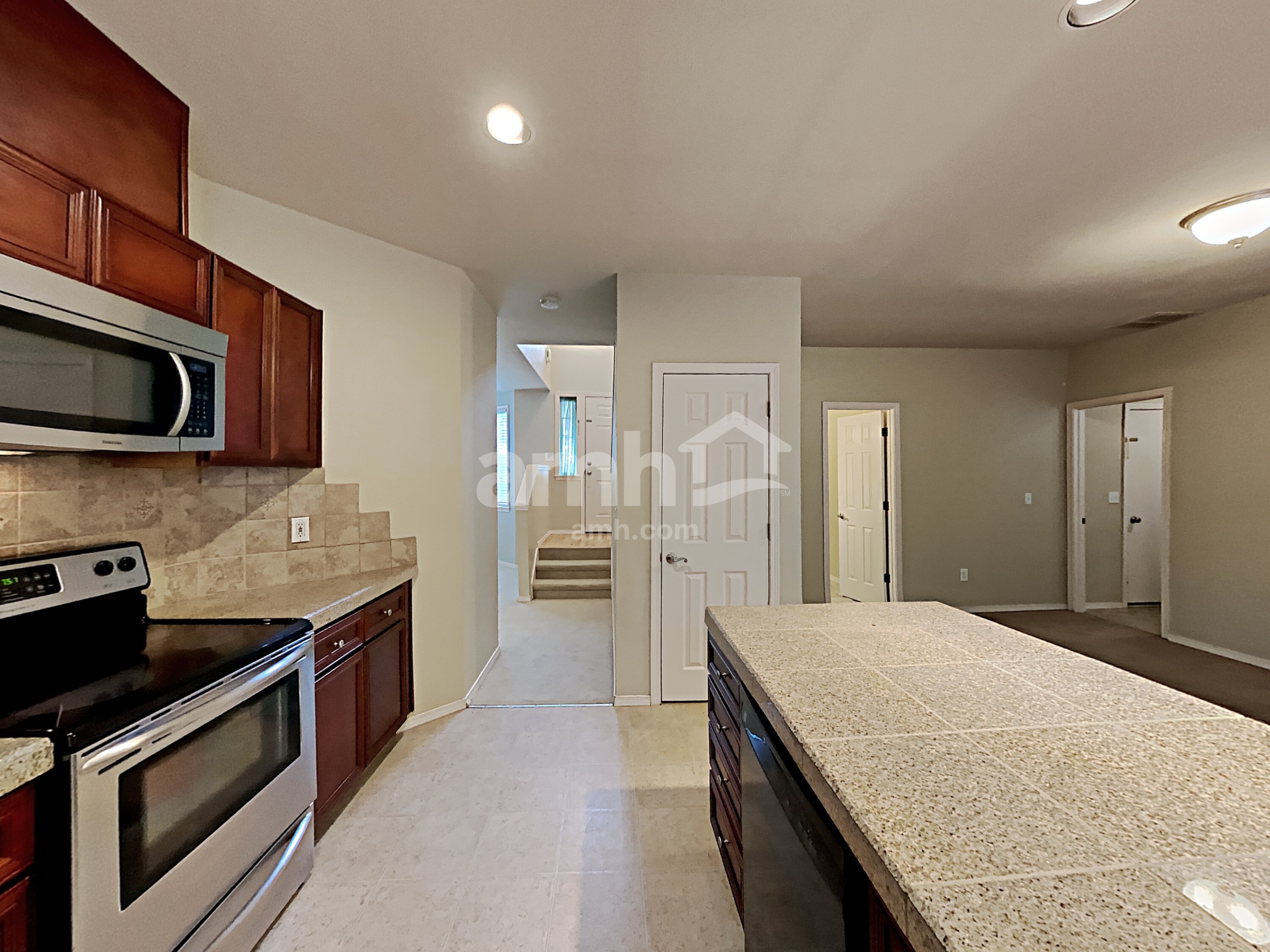 114 207th St E – photo 4