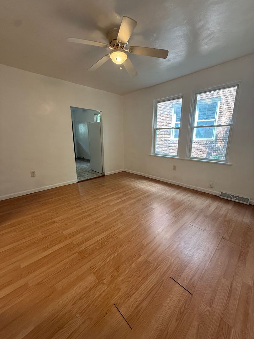 2824 Clermont Ave unit B – photo 4