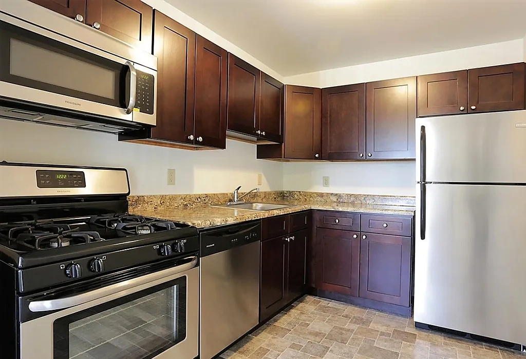 York Apartments – photo 2