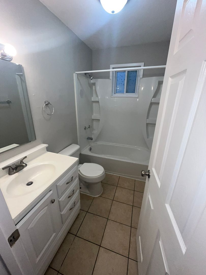 1500 Schiller Ave unit 1500-D – photo 5