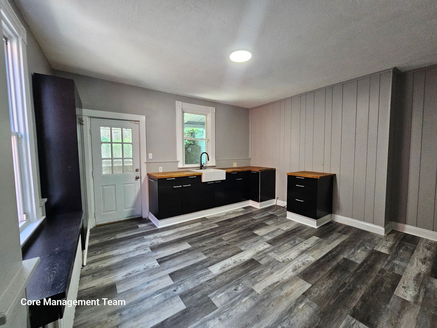 14 Courtright St – photo 3