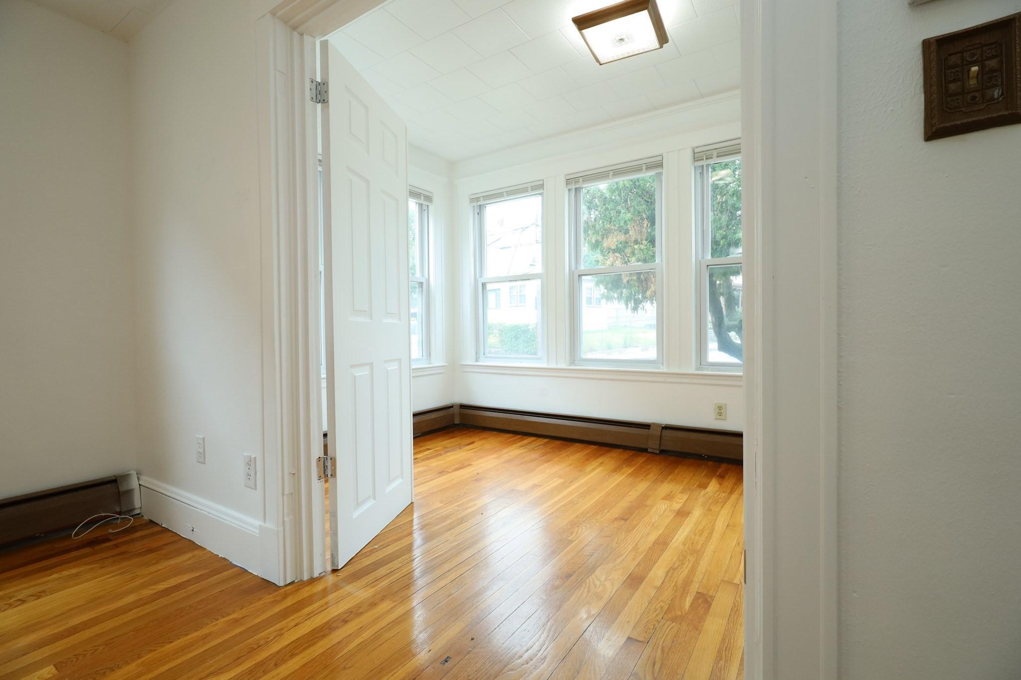 98 Woodside Ave unit 2 – photo 2
