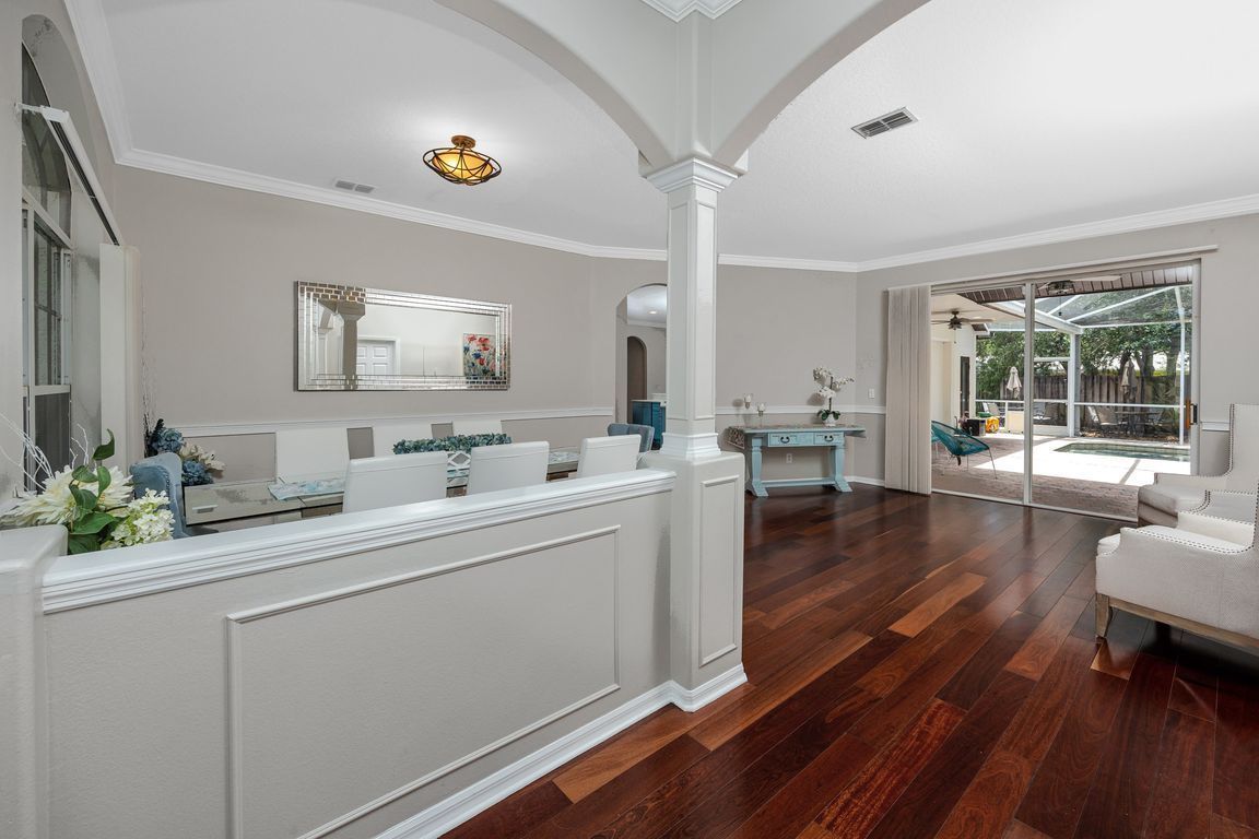 335 Palmdale Dr – photo 2