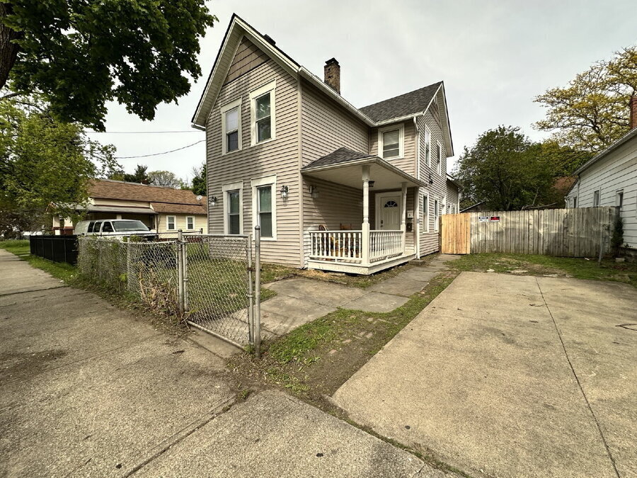 3193 W 50th St – photo 1