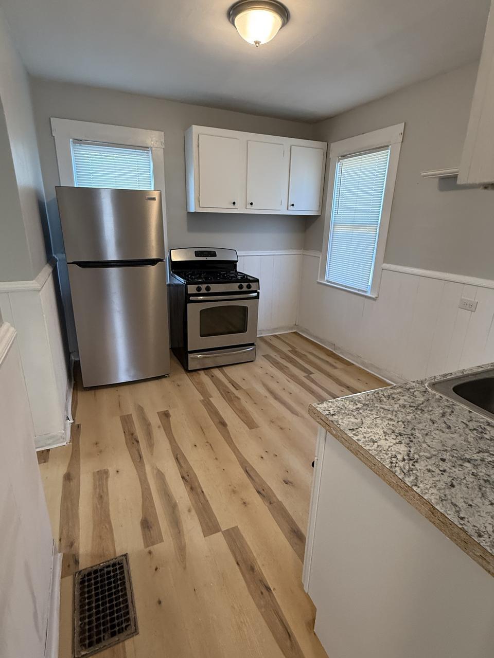 3917 Clybourne Ave unit UP – photo 4