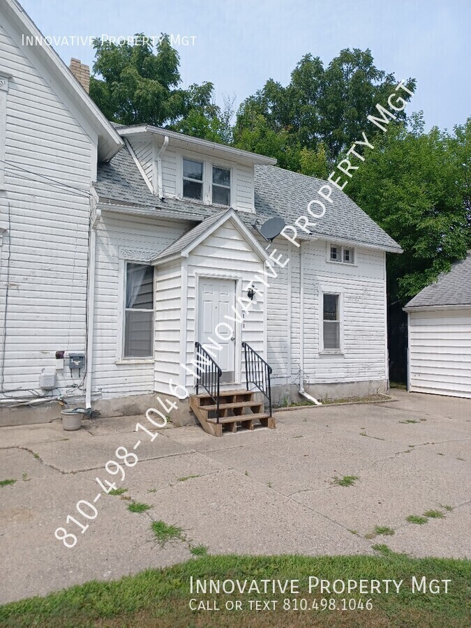 302 Pine St – photo 2
