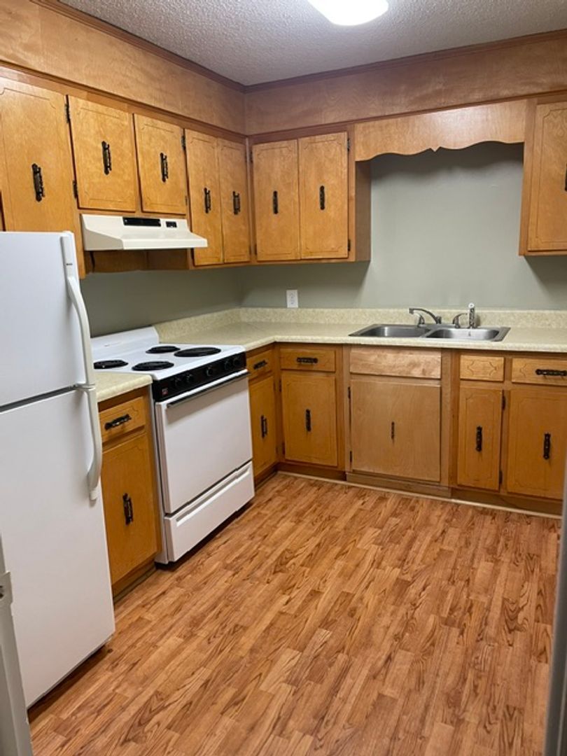 170 N Hicks St unit 4 – photo 1