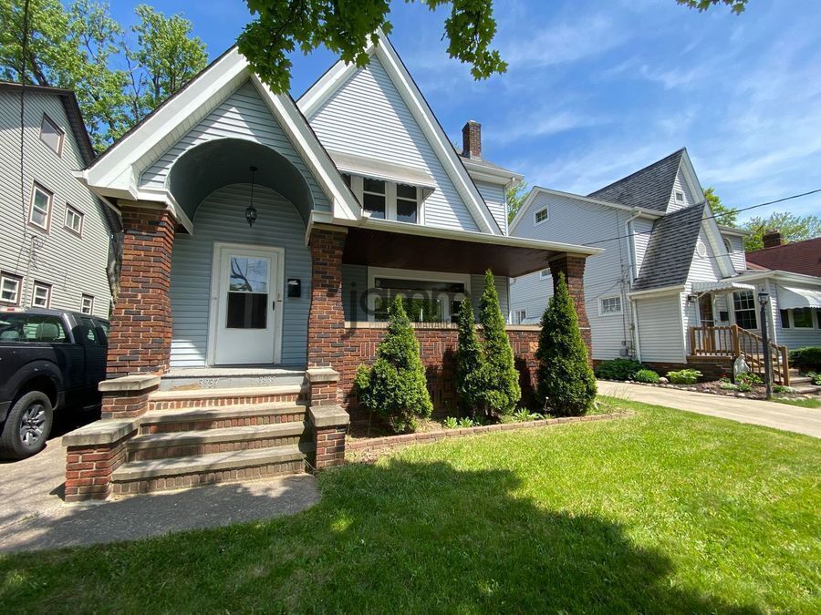 3937 W 157th St – photo 1