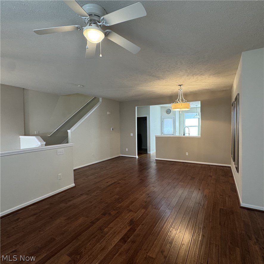 393 Caleb Dr – photo 3