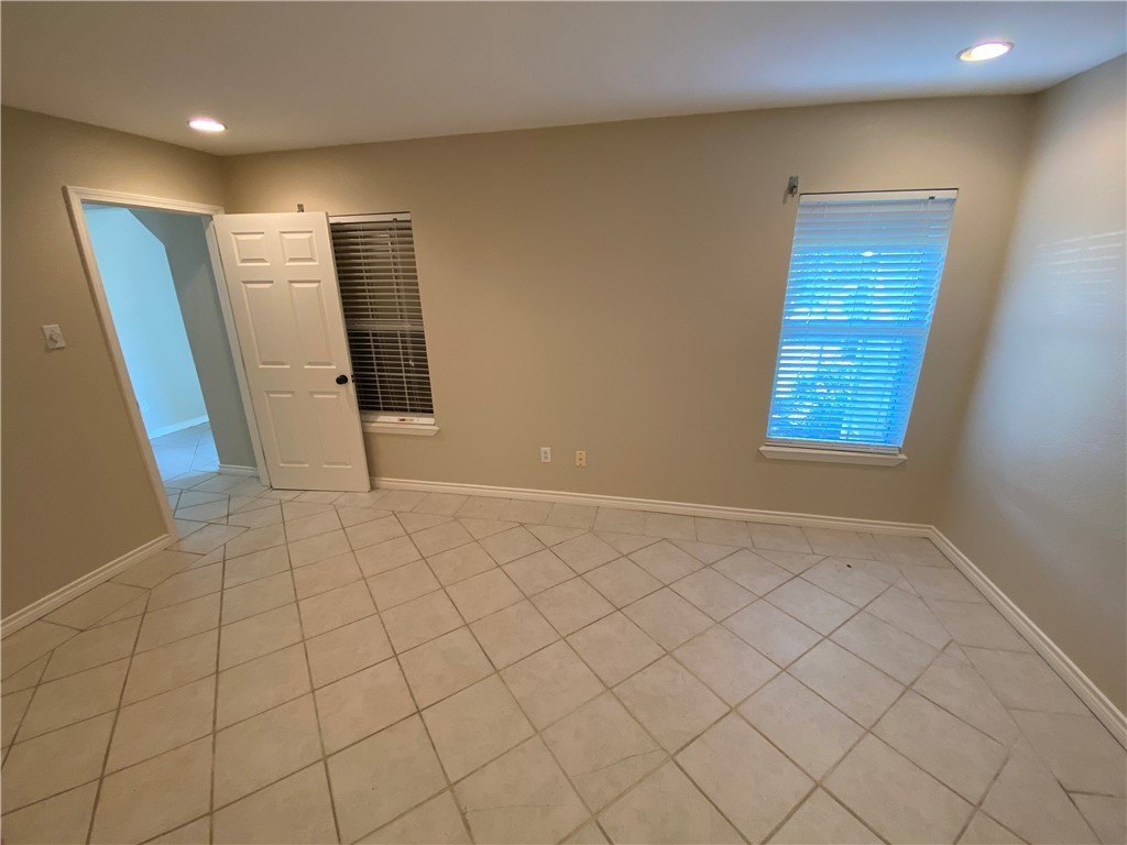 5621 Burton Ln – photo 3