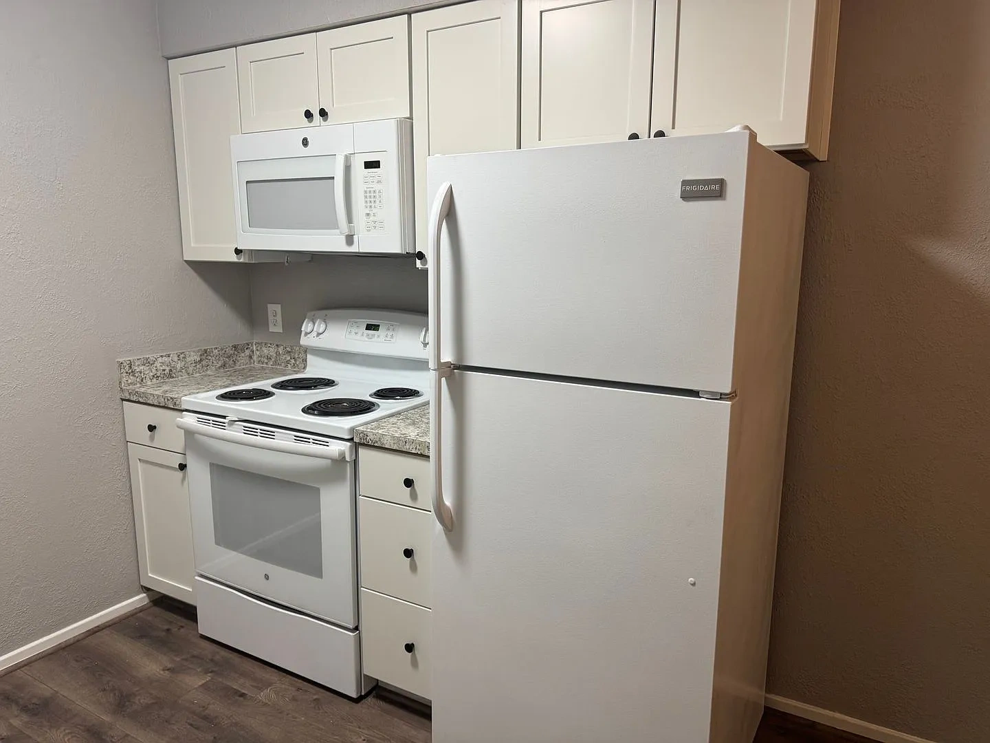 Goodhue Apartments – photo 1