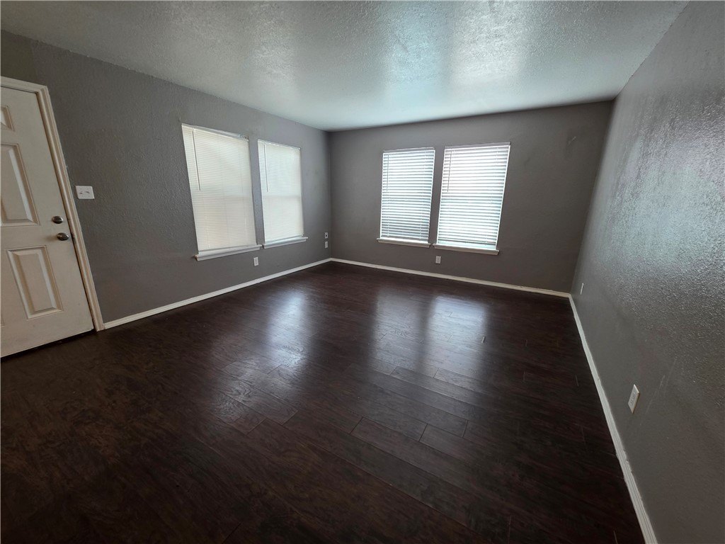 659 Redwood Ave #759 1 – photo 5