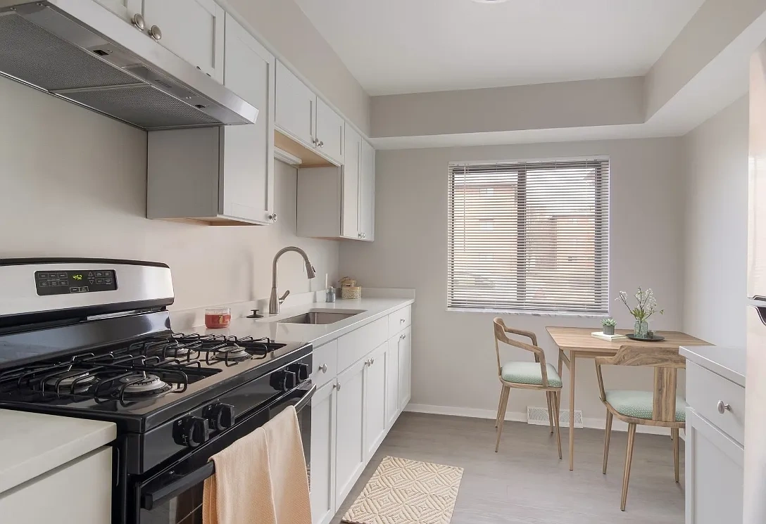 Southgate Manor Apartments – photo 2