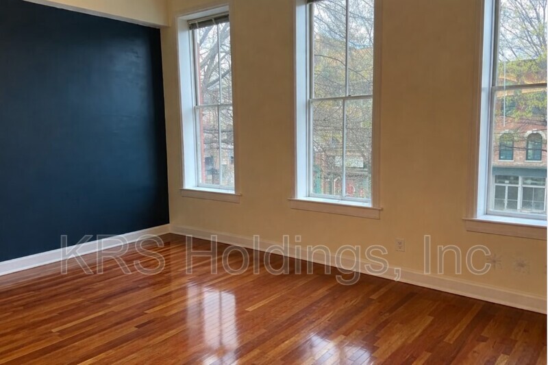 123 E Broad St – photo 2