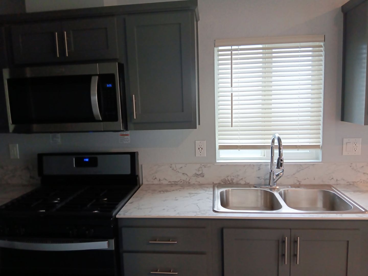 2301 Beach Ln unit Unit 04 MH (Park Owned) – photo 4