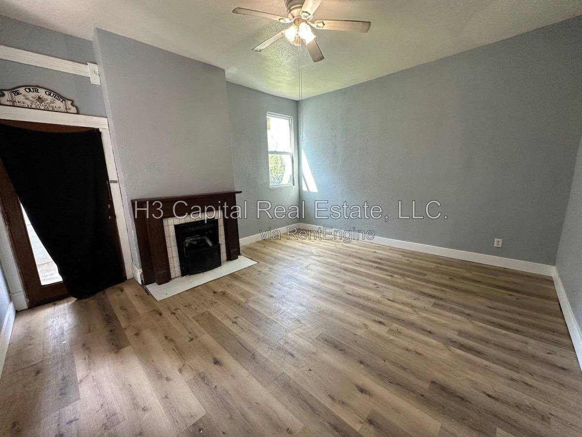 821 Alby St unit B – photo 2