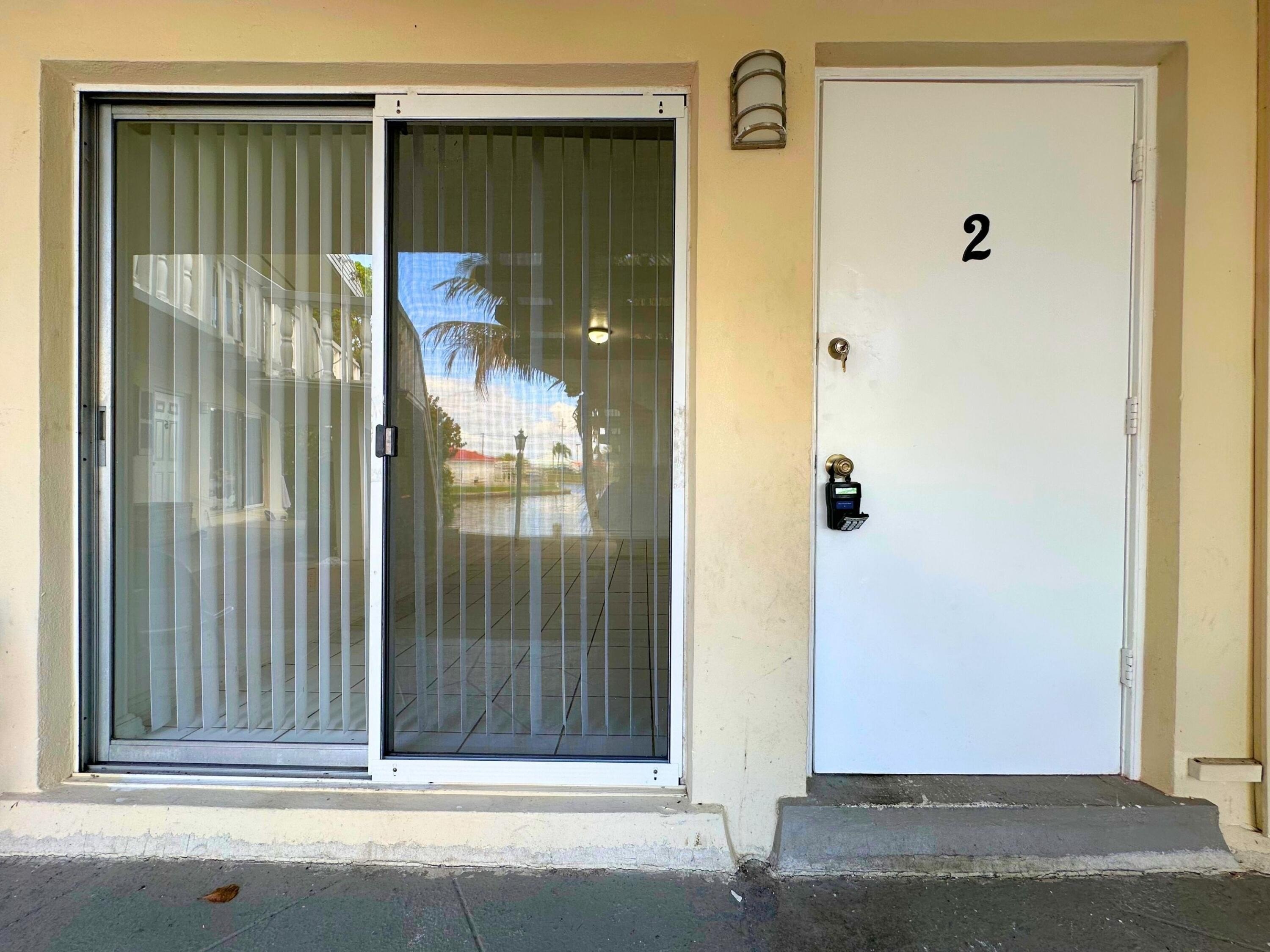 519 W Kalmia Dr #2 – photo 2