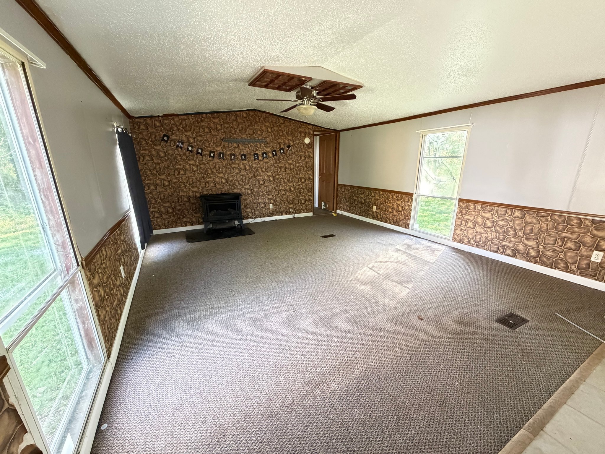183 Ainsley Ave – photo 1