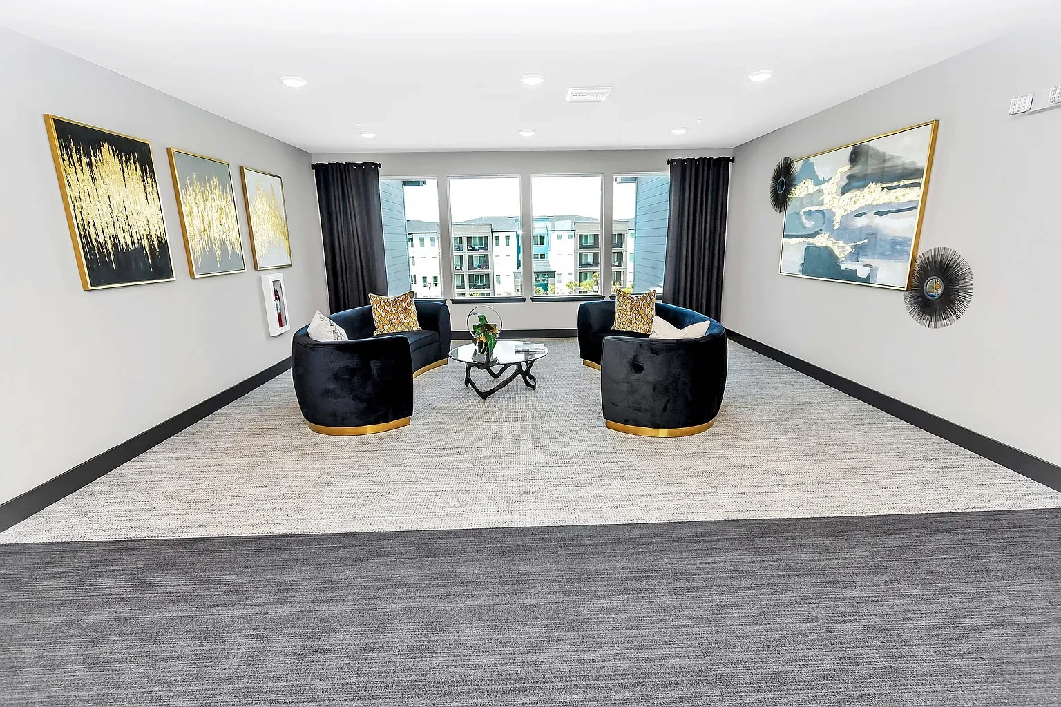 AVLI AT CROSSTOWN CENTER APARTMENTS – photo 3