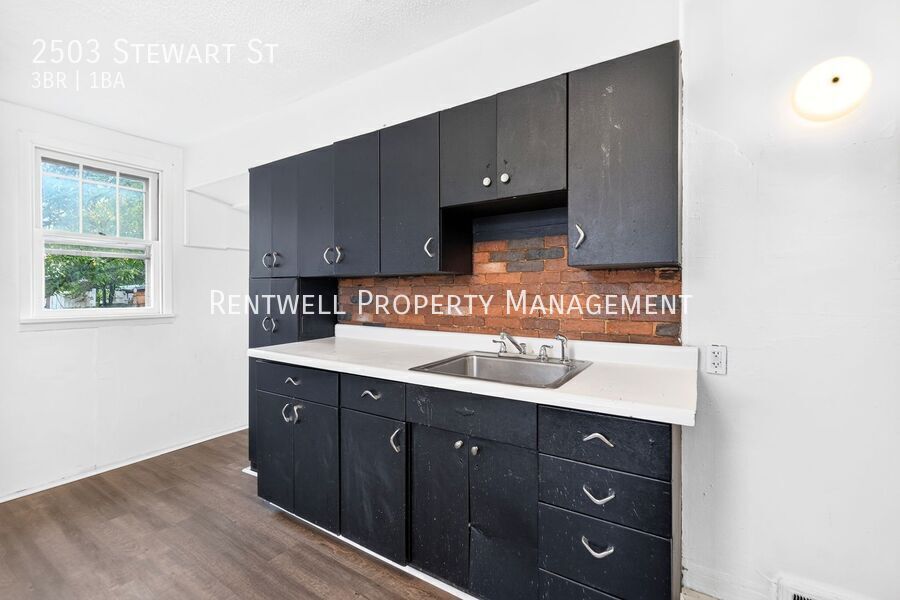 2503 Stewart St – photo 2