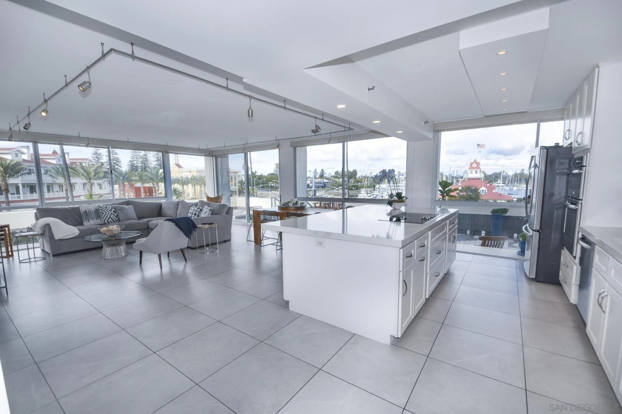 1710 Avenida Del Mundo #108 – photo 1