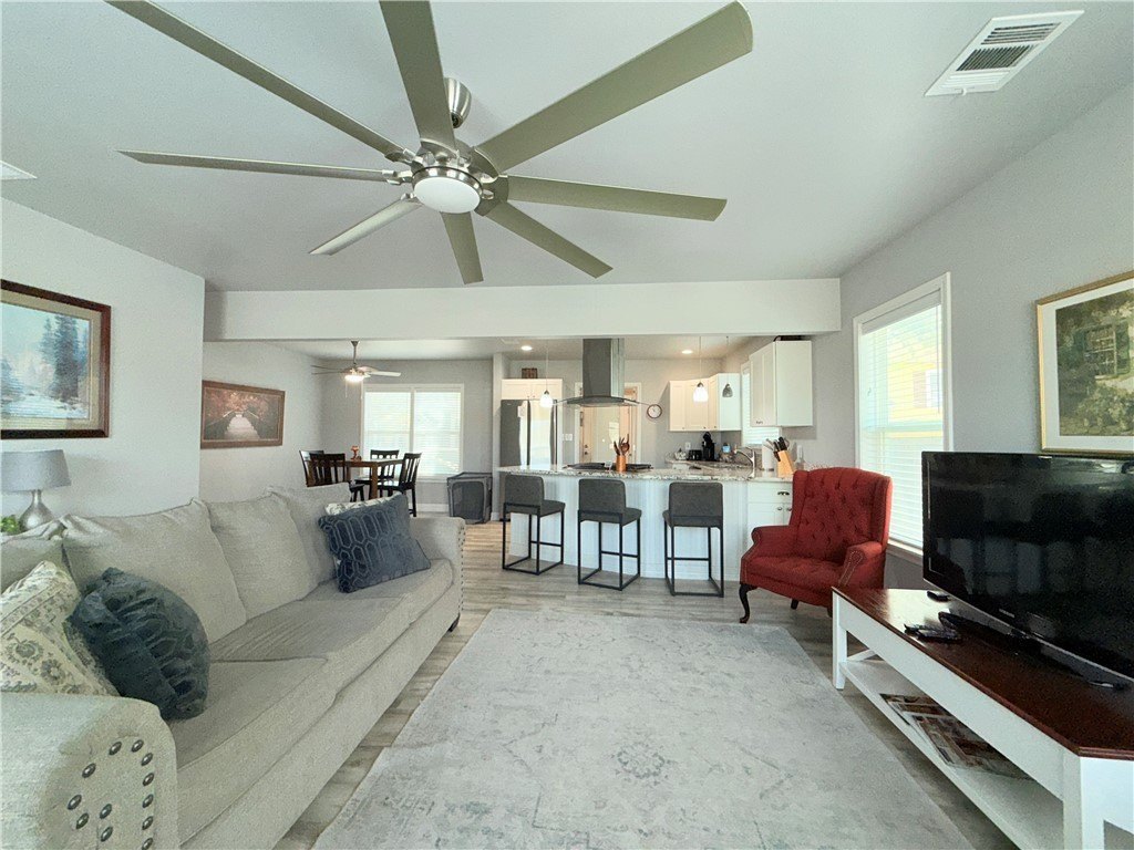 455 Louisiana Ave – photo 3