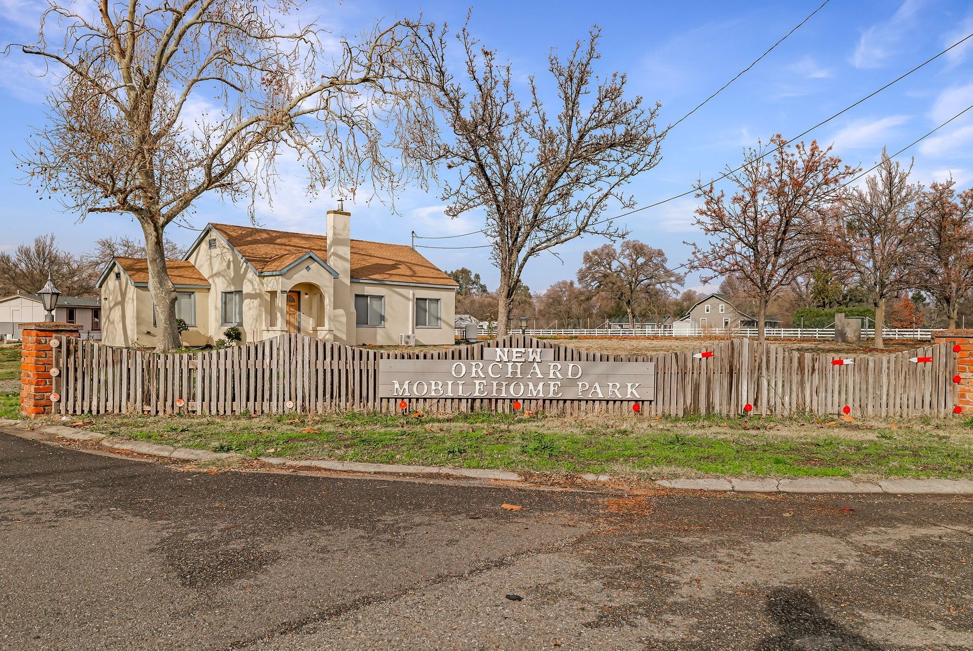 8255 HWY 99 E – photo 2