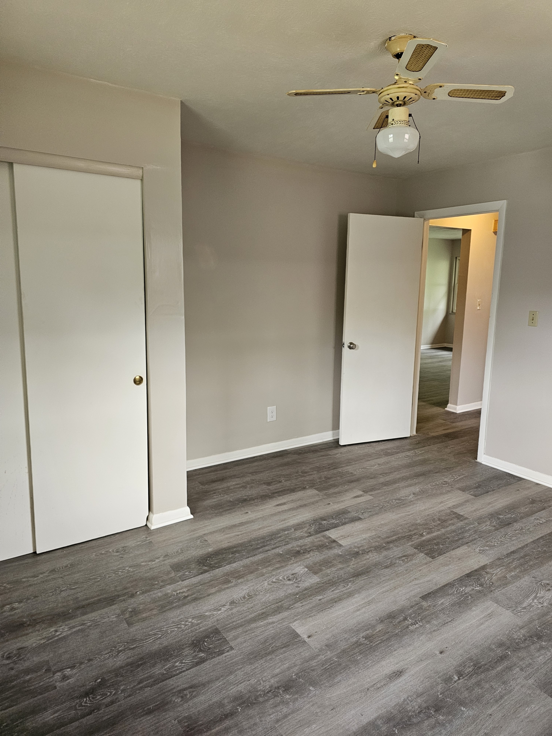 1124 Mccarley Dr W – photo 5