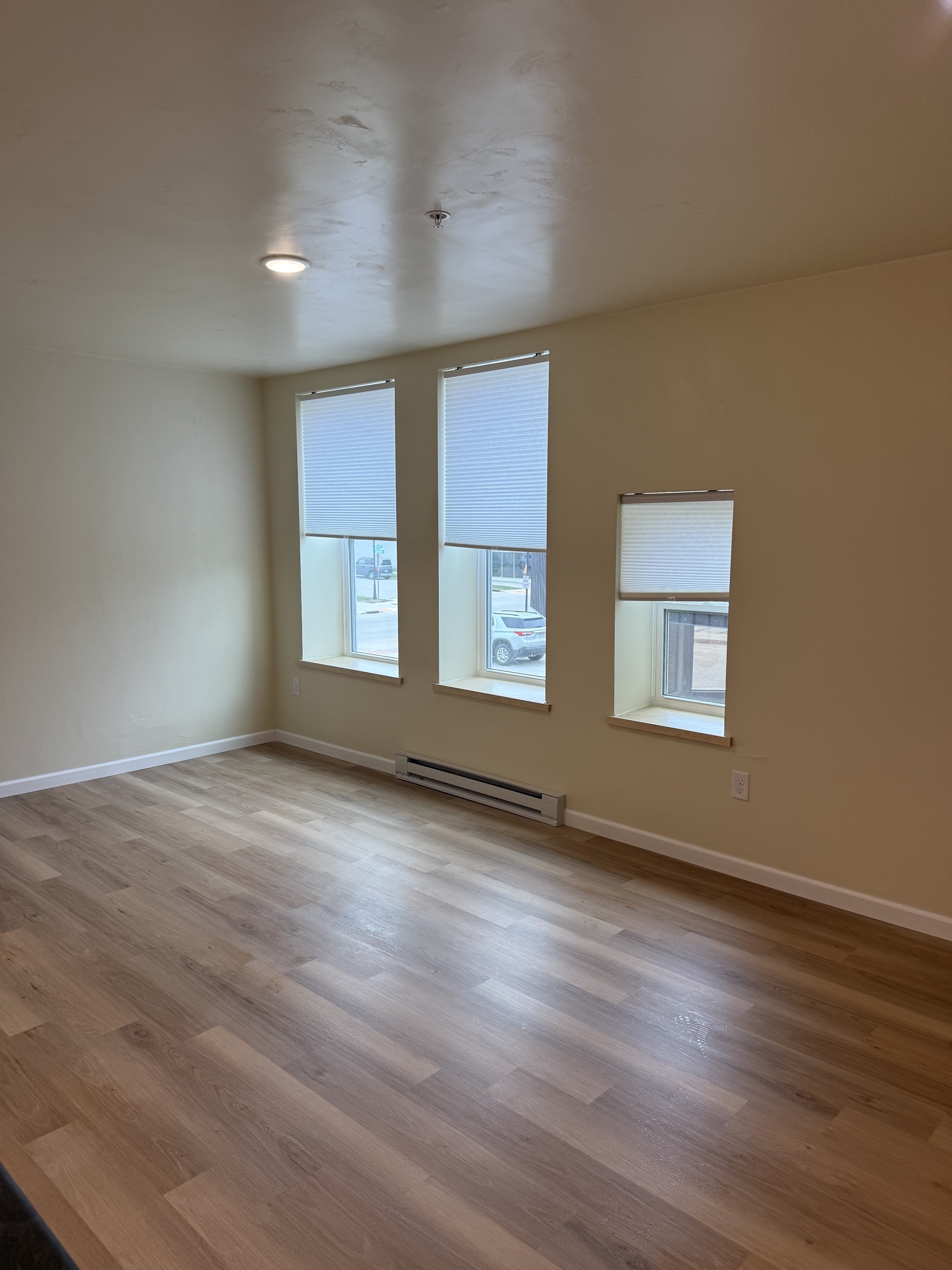 135 N 4th Ave unit 5 – photo 4