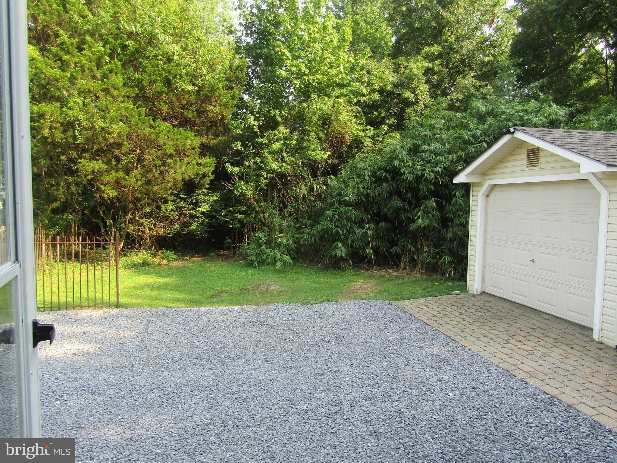229 Maryland Ave – photo 5