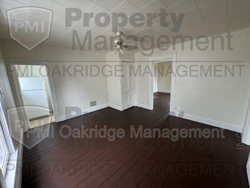 439 1/2 Adams St – photo 2