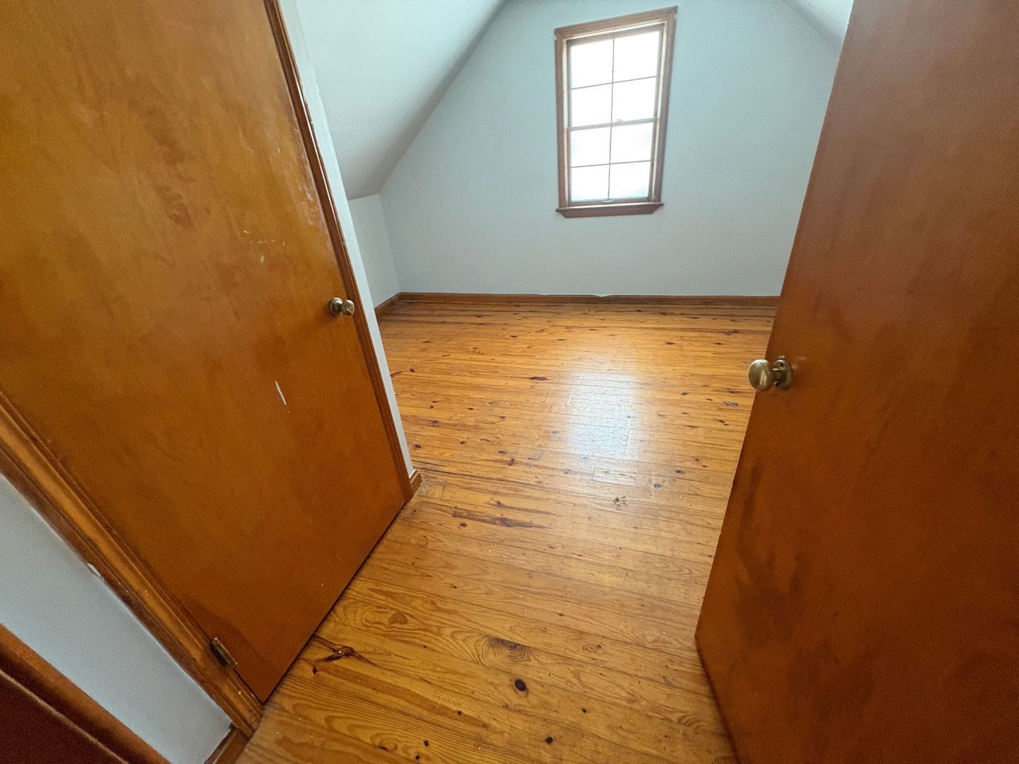 16914 Maple Heights Blvd – photo 5