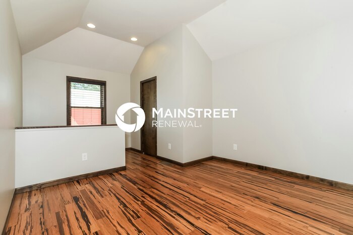 210 Frank St – photo 3