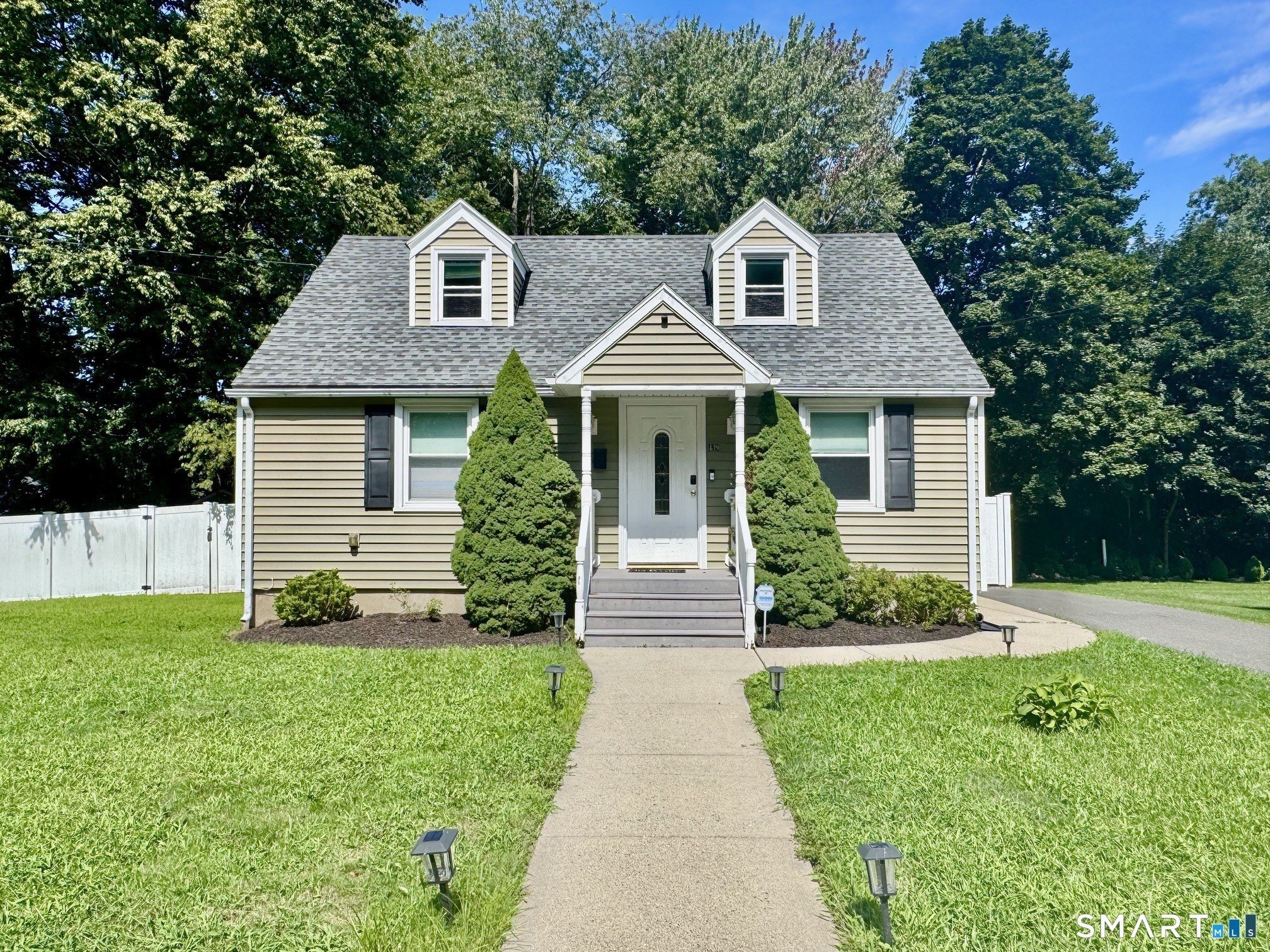 439 Quinn St – photo 1
