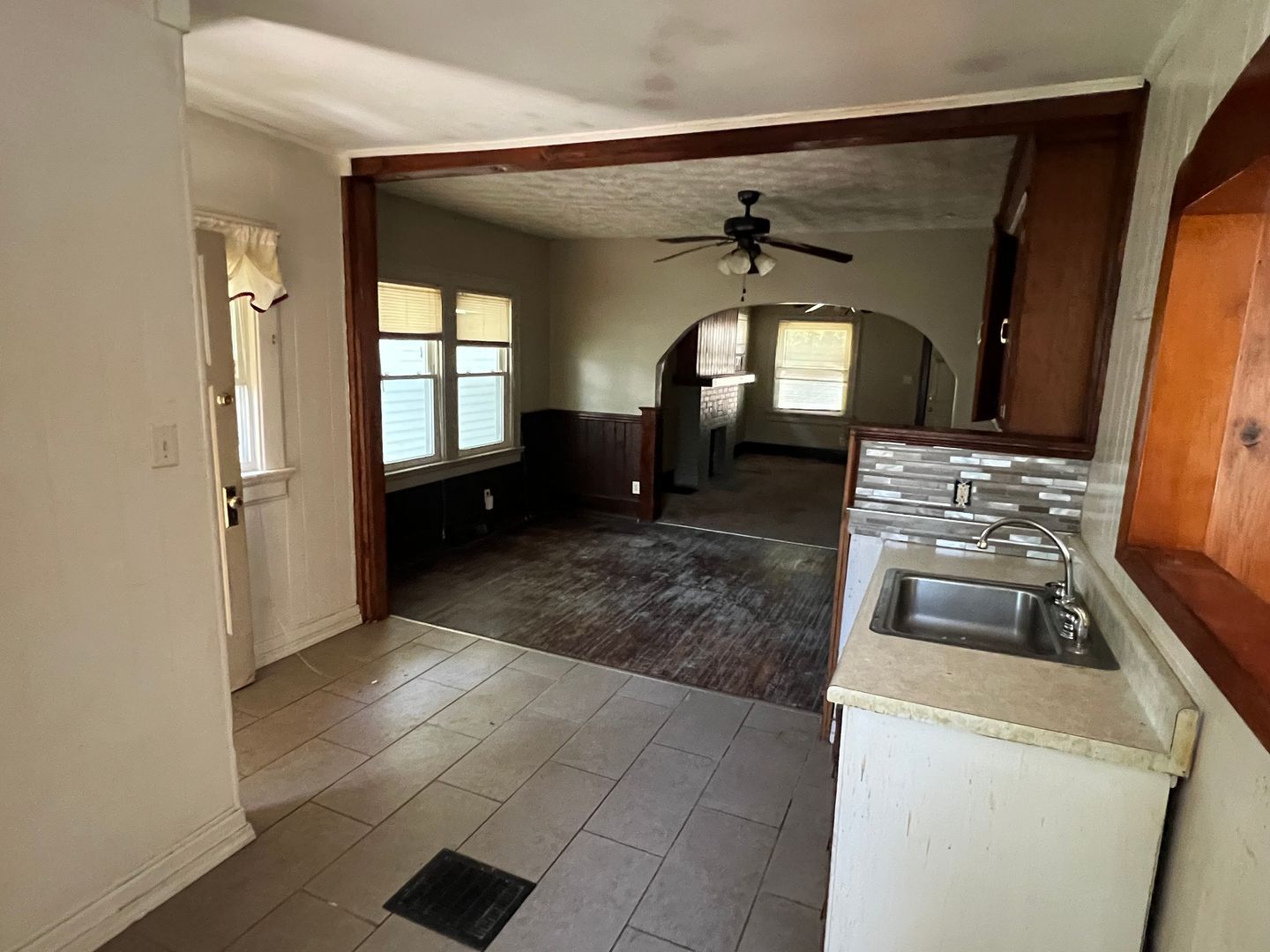 212 E Siebenthaler Ave – photo 5