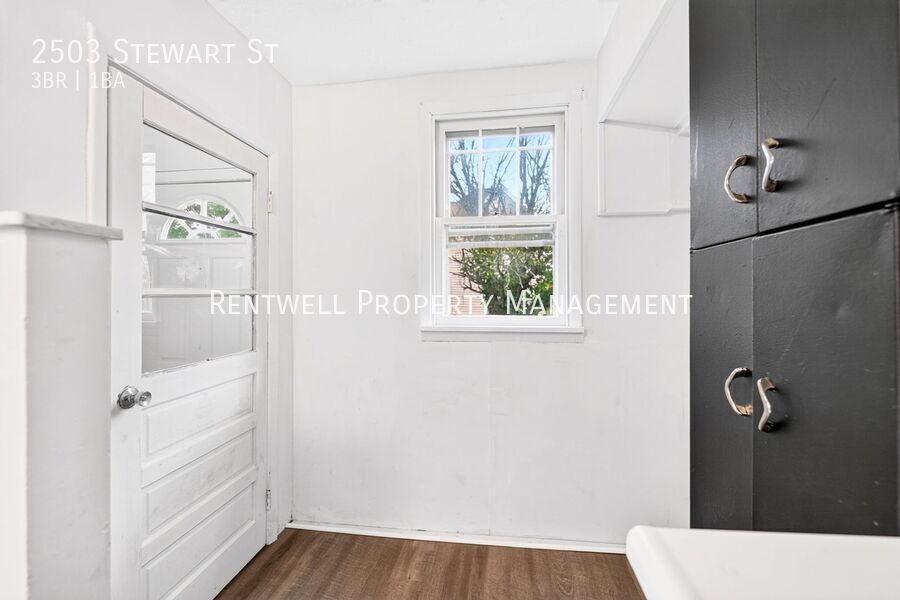 2503 Stewart St – photo 5