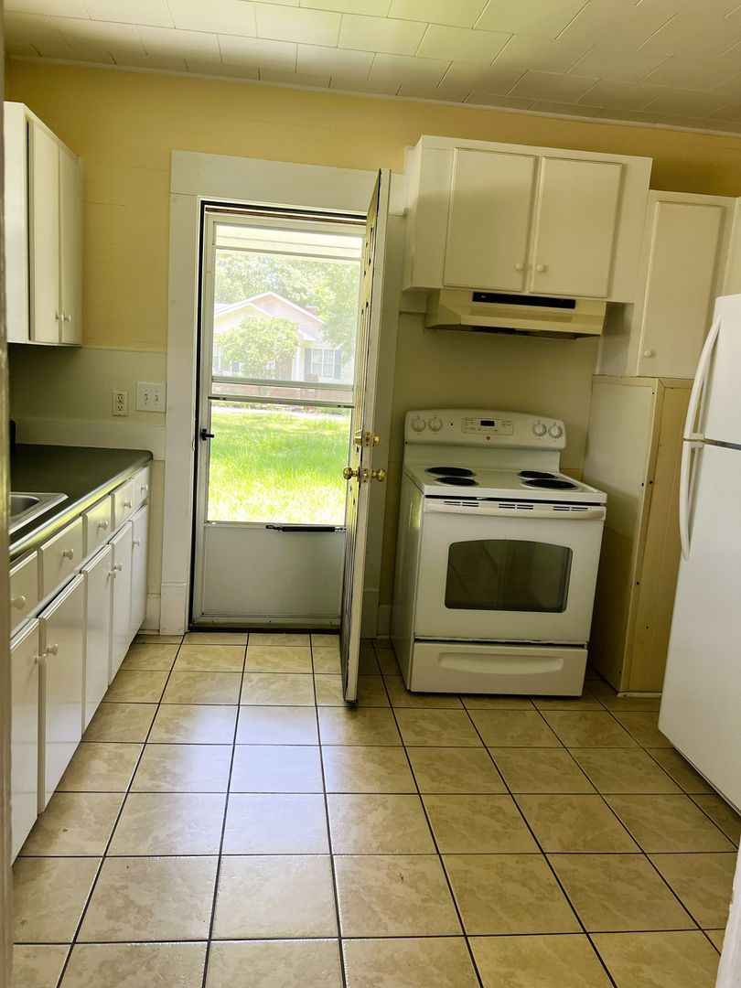 5362 Smith St – photo 3