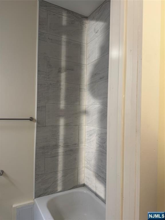 213 Harrison Ave – photo 2