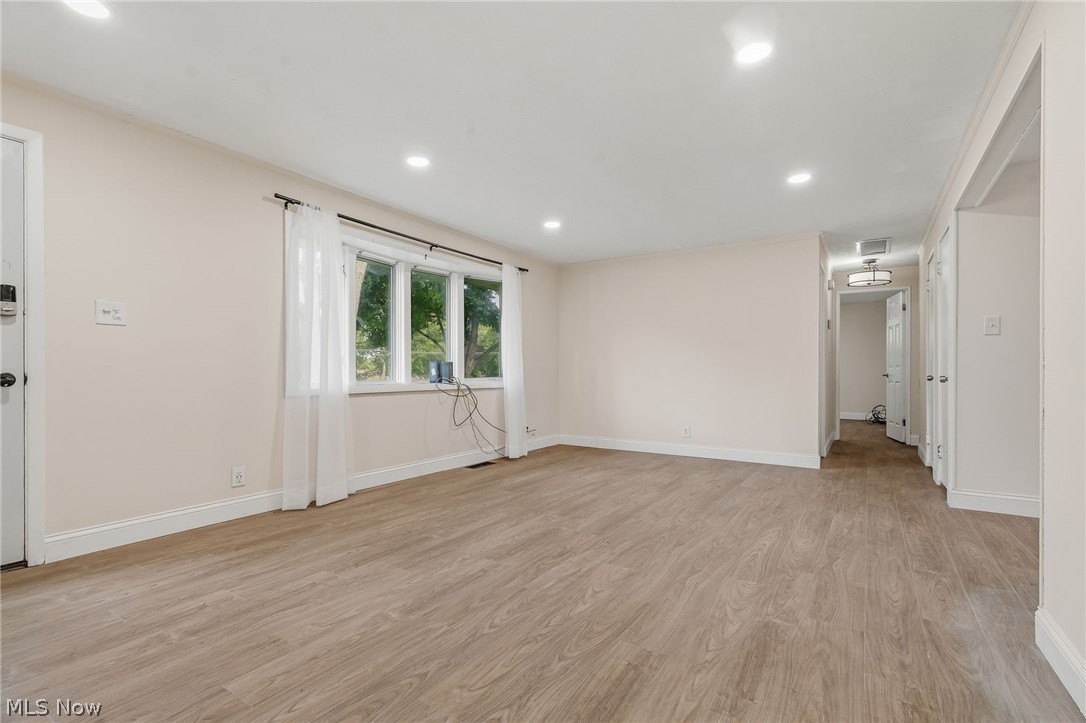 1428 Laurel Dr – photo 5
