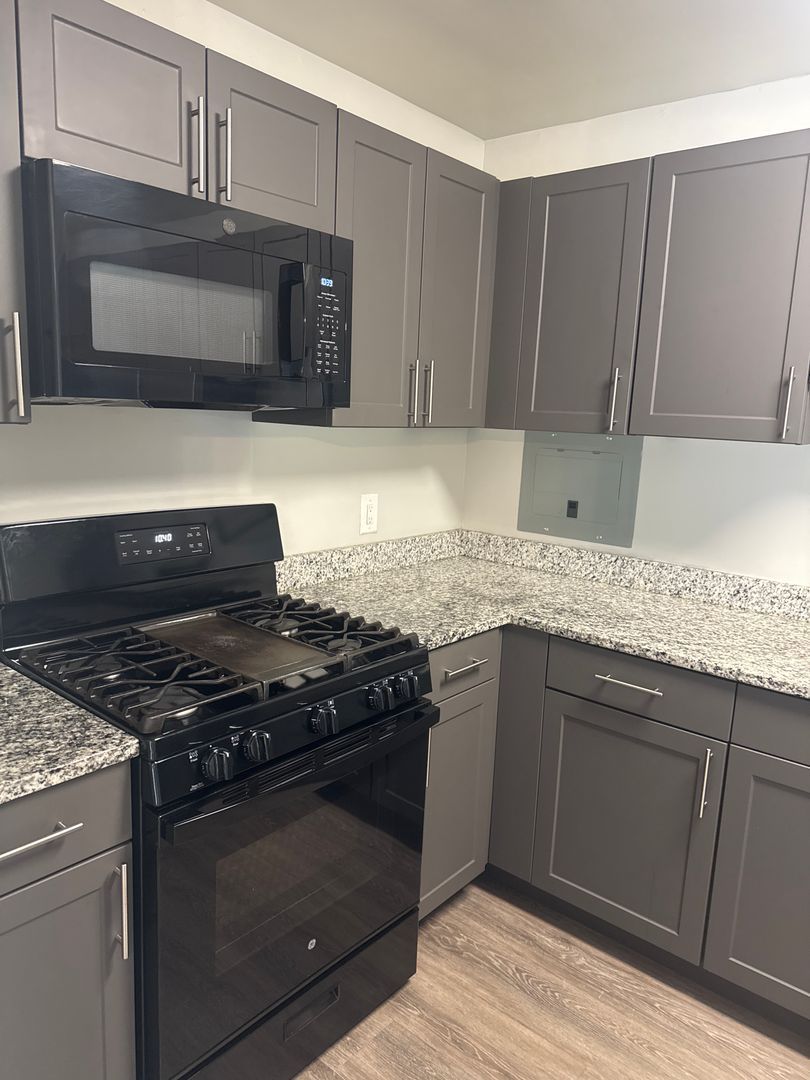 3331 Hewitt Ave unit 3331 #103 – photo 2