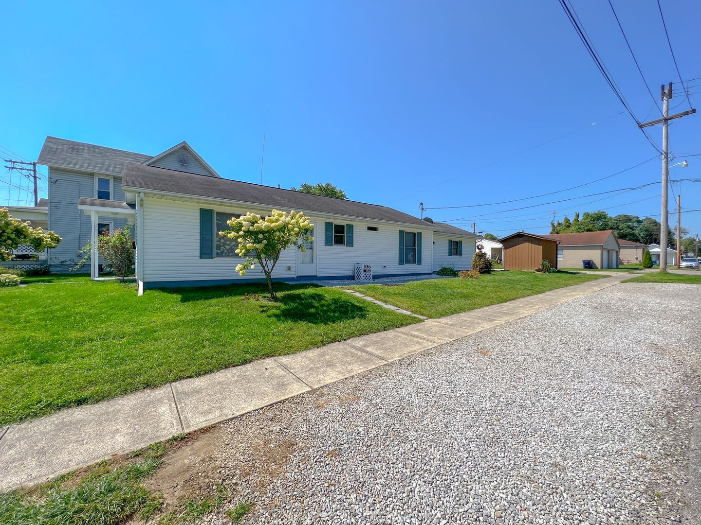 681 Maple Ave – photo 5